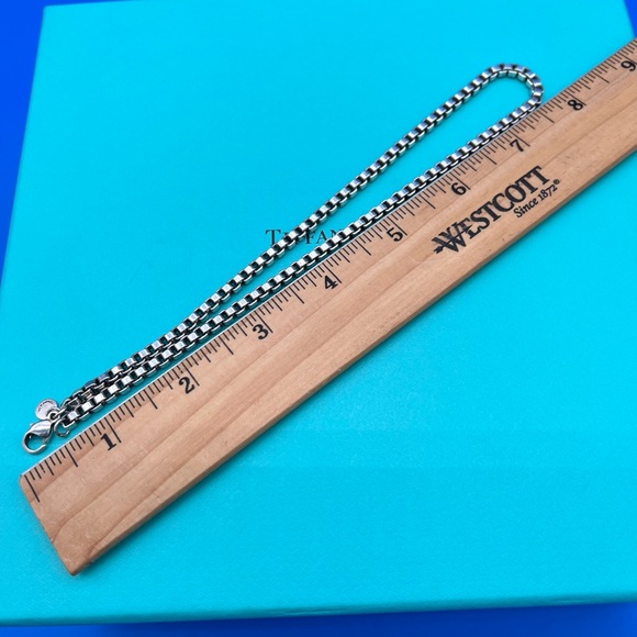 🔴Authentic TIFFANY & CO Sterling Silver Box Venation Link necklace🔴 - Picture 6 of 10